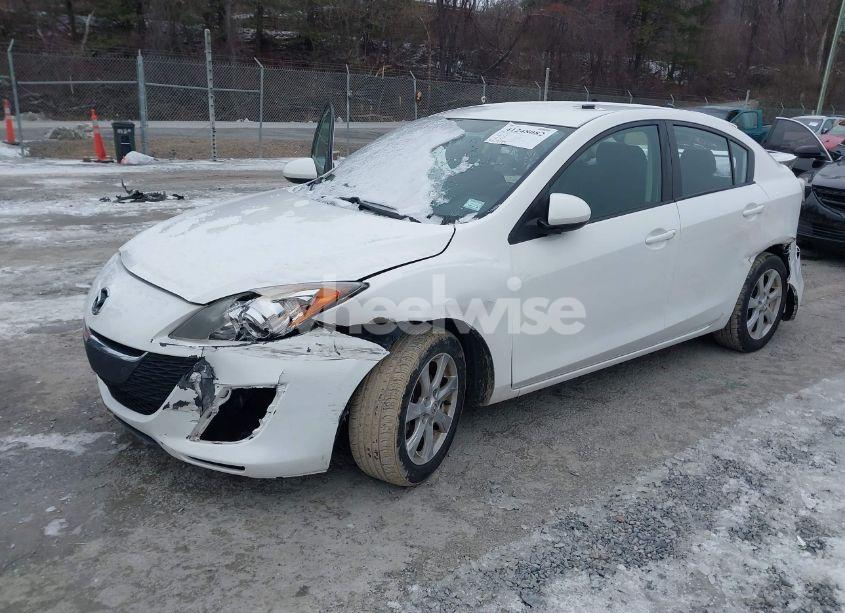 Photo 2 of 2010 Mazda Mazda3 I TOURING (VIN JM1BL1SF4A1236315)