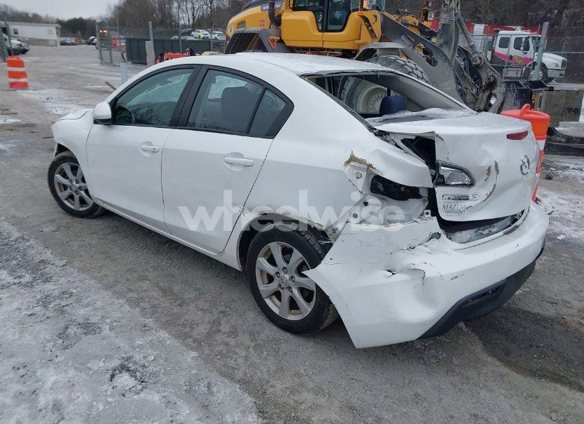 Photo 3 of 2010 Mazda Mazda3 I TOURING (VIN JM1BL1SF4A1236315)