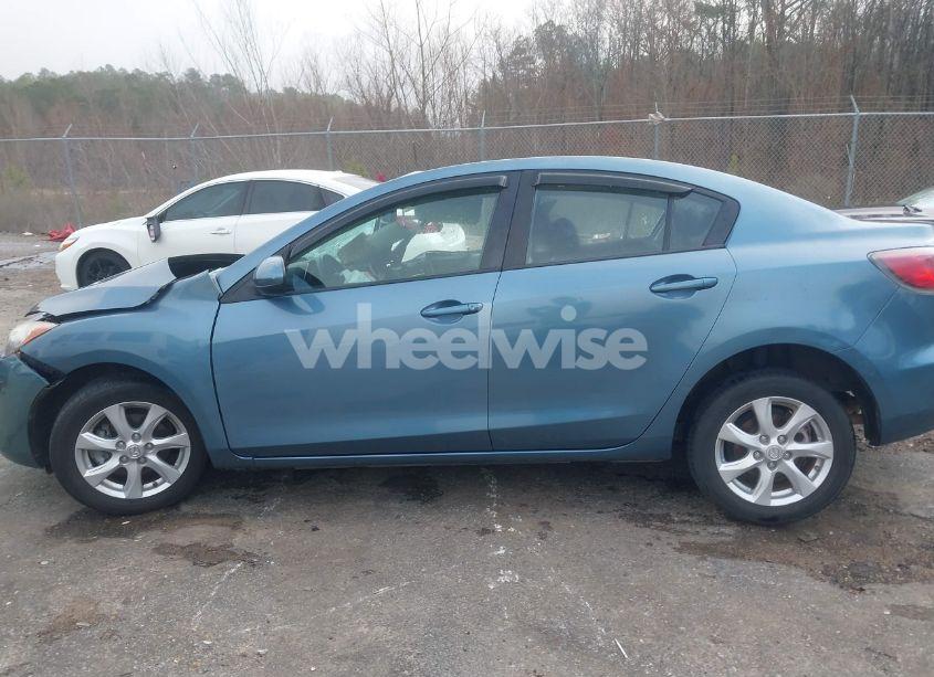 Photo 14 of 2010 Mazda Mazda3 I TOURING (VIN JM1BL1SF4A1292769)