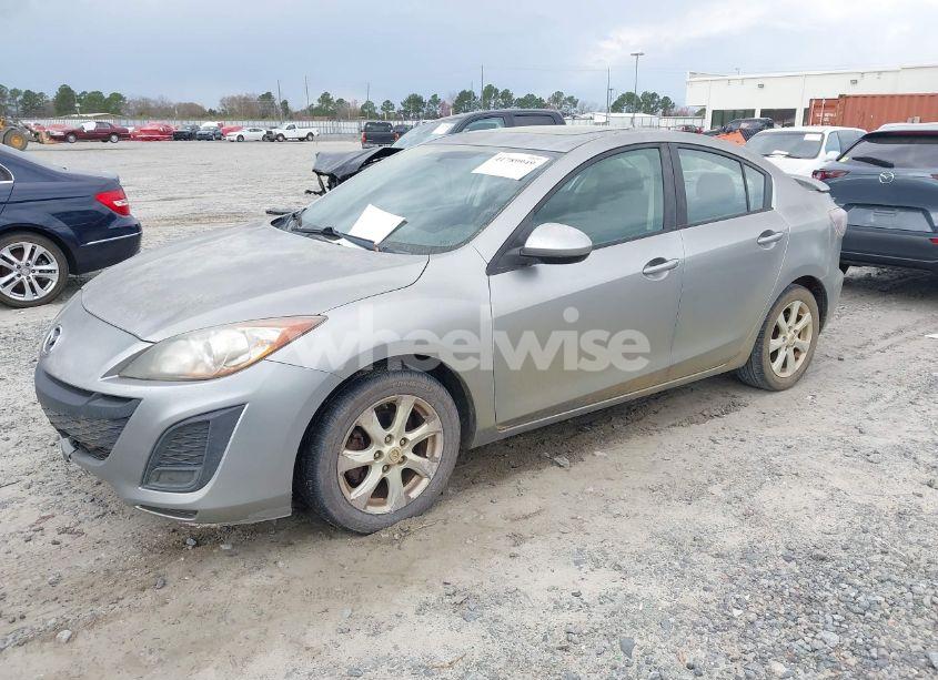 Photo 2 of 2010 Mazda Mazda3 I TOURING (VIN JM1BL1SF4A1318156)