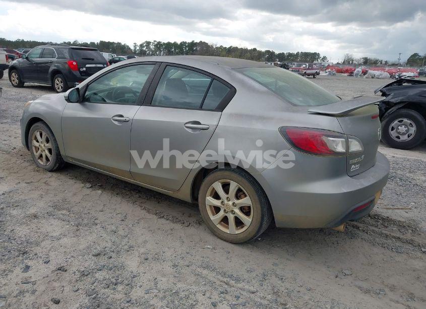 Photo 3 of 2010 Mazda Mazda3 I TOURING (VIN JM1BL1SF4A1318156)