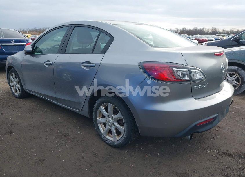 Photo 3 of 2010 Mazda Mazda3 I TOURING (VIN JM1BL1SF4A1323146)