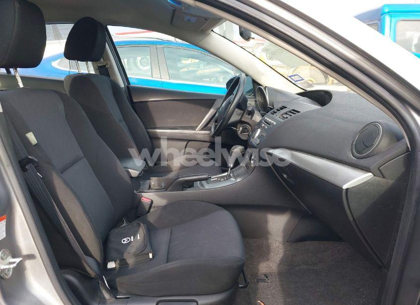 Photo 5 of 2010 Mazda Mazda3 I TOURING (VIN JM1BL1SF4A1323146)