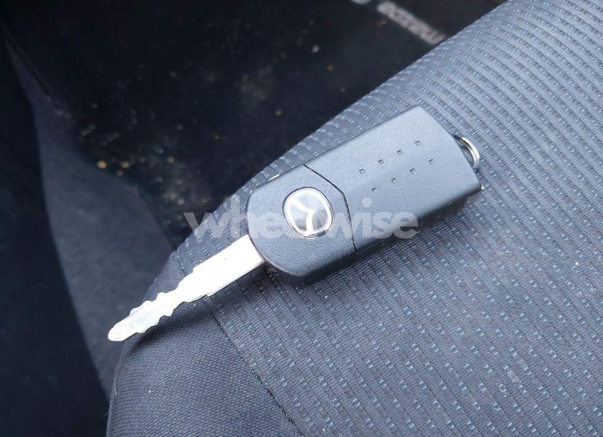 Photo 11 of 2010 Mazda Mazda3 I TOURING (VIN JM1BL1SF4A1335684)