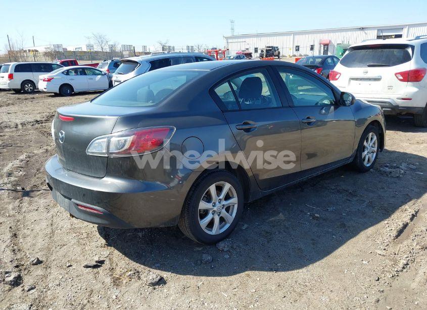 Photo 4 of 2010 Mazda Mazda3 I TOURING (VIN JM1BL1SF4A1335684)