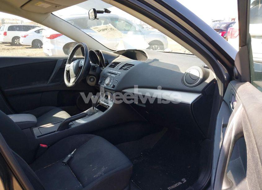 Photo 5 of 2010 Mazda Mazda3 I TOURING (VIN JM1BL1SF4A1335684)