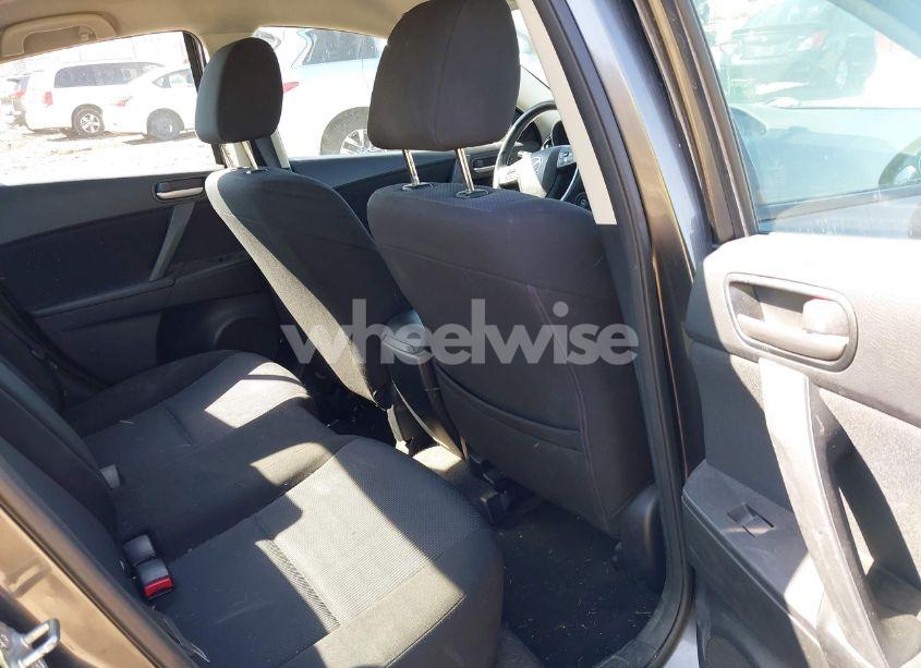 Photo 8 of 2010 Mazda Mazda3 I TOURING (VIN JM1BL1SF4A1335684)