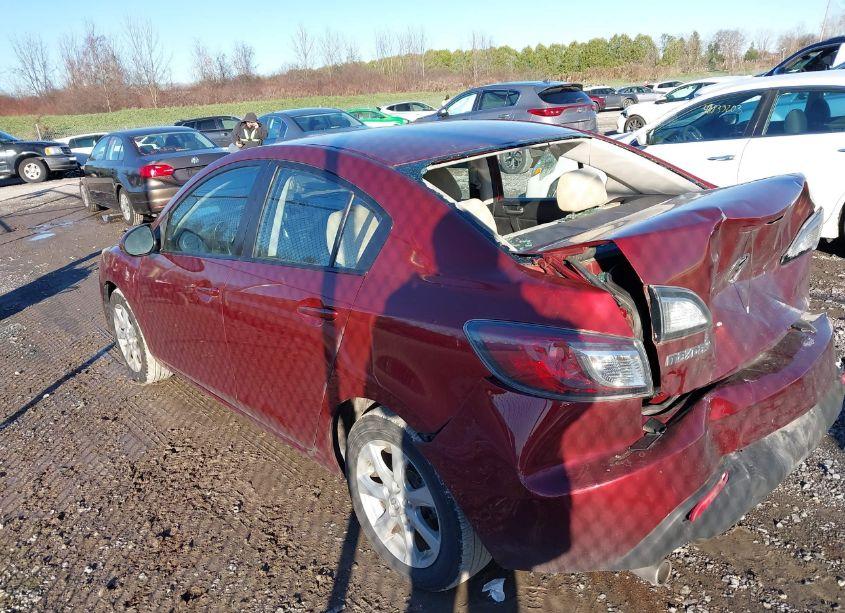 Photo 3 of 2010 Mazda Mazda3 I TOURING (VIN JM1BL1SF4A1342778)