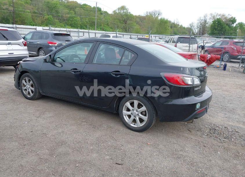 Photo 3 of 2010 Mazda Mazda3 I TOURING (VIN JM1BL1SF5A1138877)