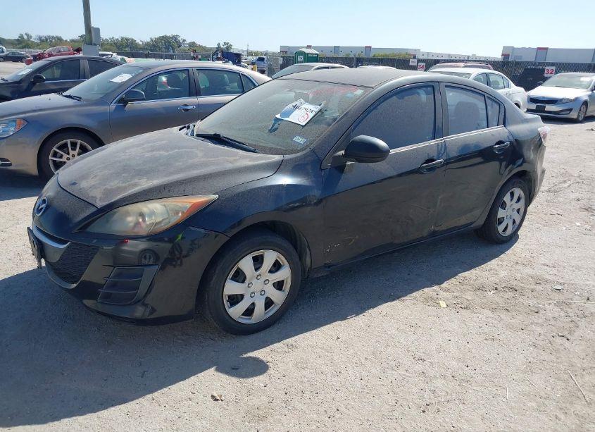 Photo 2 of 2010 Mazda Mazda3 I SPORT (VIN JM1BL1SF5A1141455)