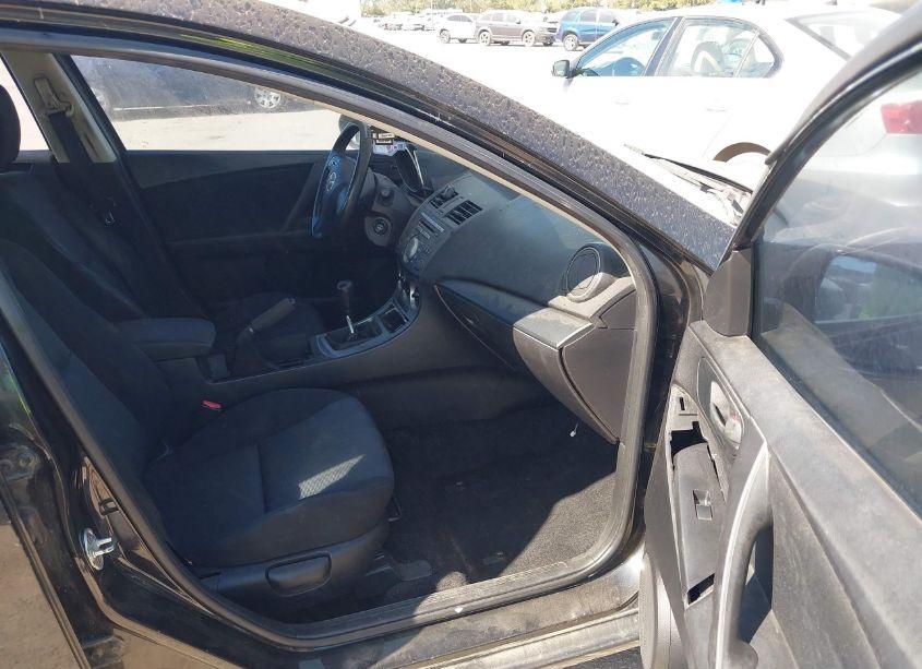 Photo 5 of 2010 Mazda Mazda3 I SPORT (VIN JM1BL1SF5A1141455)