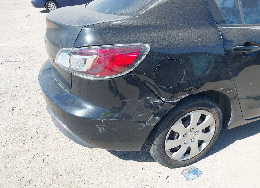 Photo 6 of 2010 Mazda Mazda3 I SPORT (VIN JM1BL1SF5A1141455)