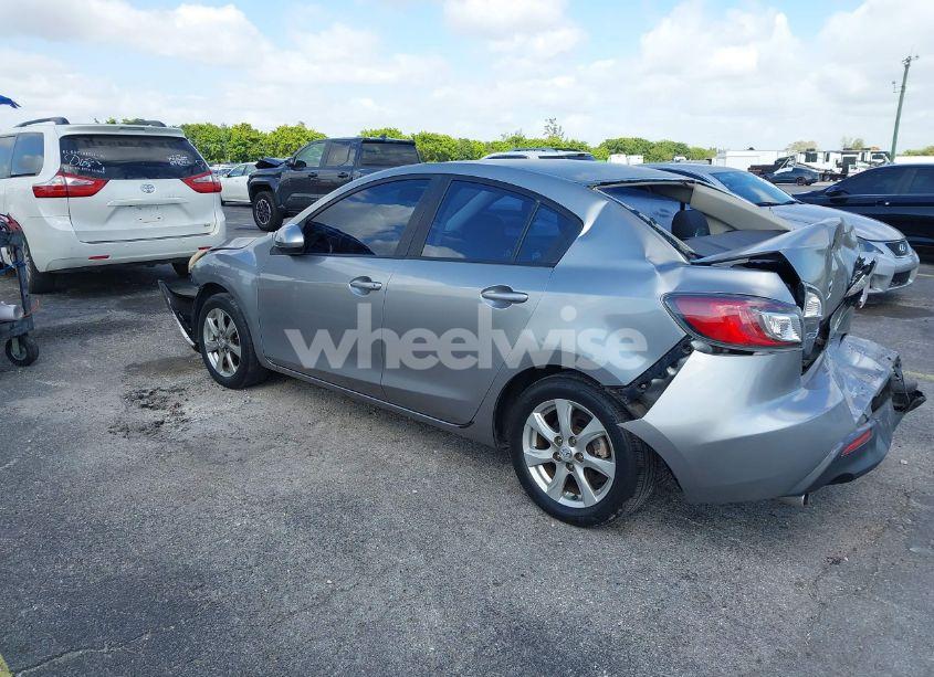 Photo 3 of 2010 Mazda Mazda3 I TOURING (VIN JM1BL1SF5A1143951)