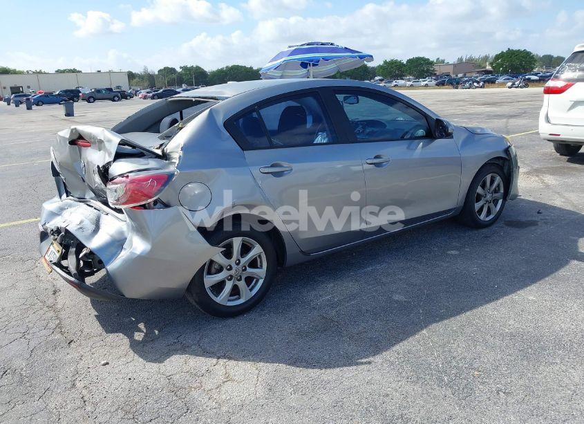 Photo 4 of 2010 Mazda Mazda3 I TOURING (VIN JM1BL1SF5A1143951)