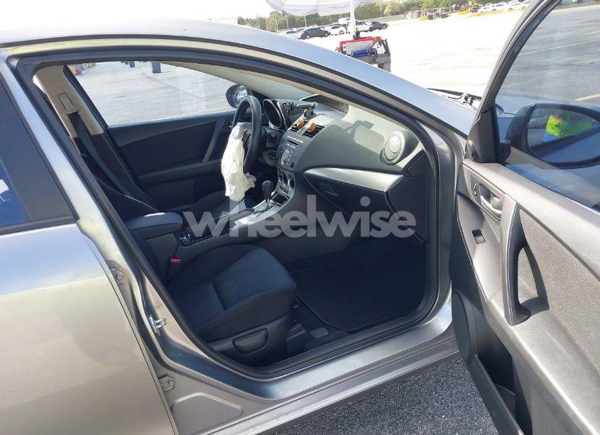 Photo 5 of 2010 Mazda Mazda3 I TOURING (VIN JM1BL1SF5A1143951)