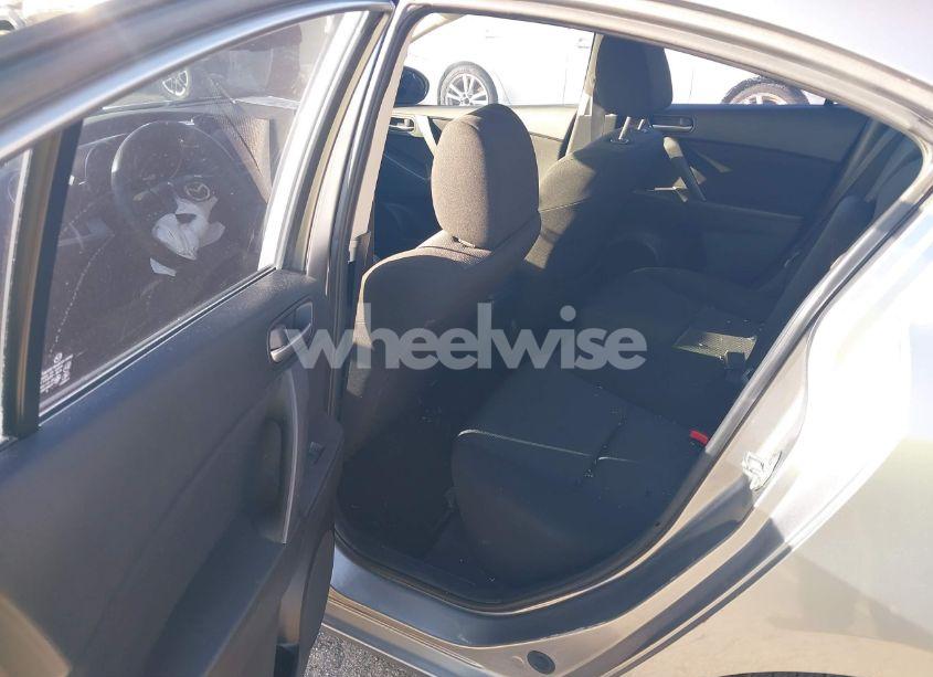 Photo 8 of 2010 Mazda Mazda3 I TOURING (VIN JM1BL1SF5A1143951)