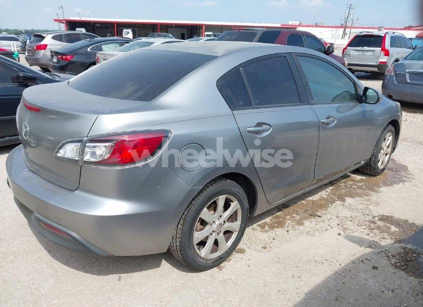 Photo 4 of 2010 Mazda Mazda3 I TOURING (VIN JM1BL1SF5A1212041)