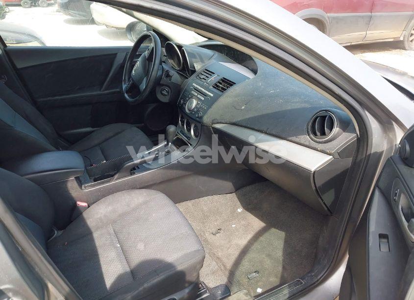 Photo 5 of 2010 Mazda Mazda3 I TOURING (VIN JM1BL1SF5A1212041)