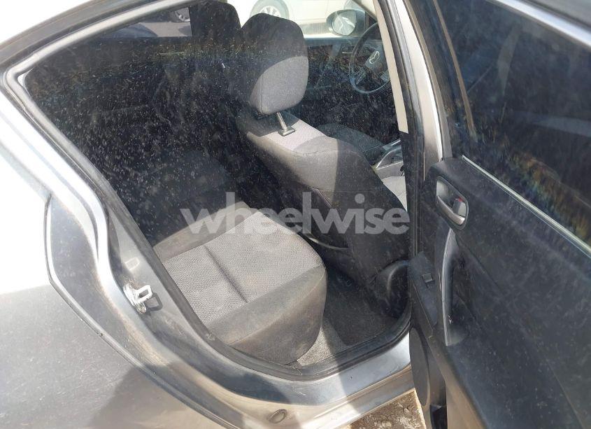 Photo 8 of 2010 Mazda Mazda3 I TOURING (VIN JM1BL1SF5A1212041)