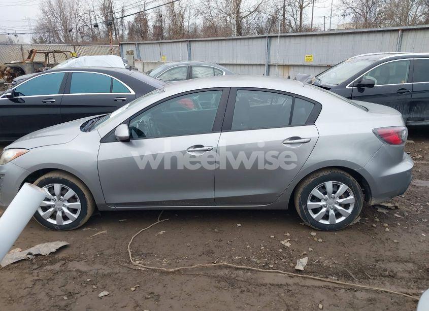 Photo 14 of 2010 Mazda Mazda3 I SPORT (VIN JM1BL1SF5A1270084)