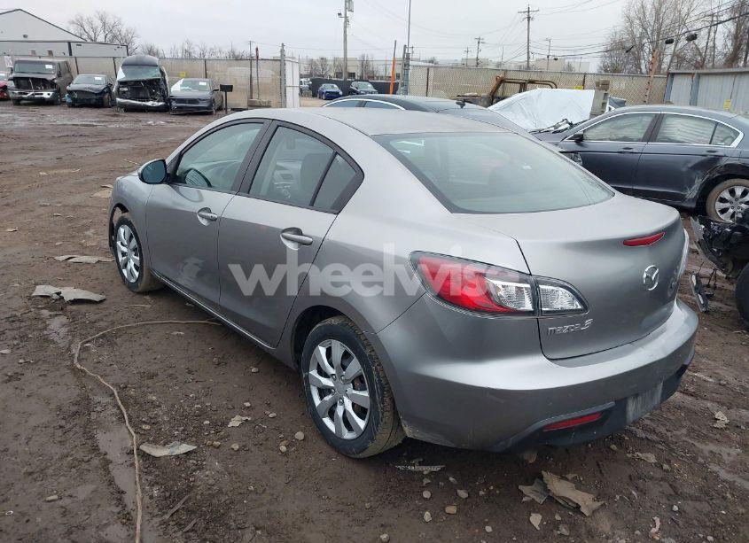 Photo 3 of 2010 Mazda Mazda3 I SPORT (VIN JM1BL1SF5A1270084)