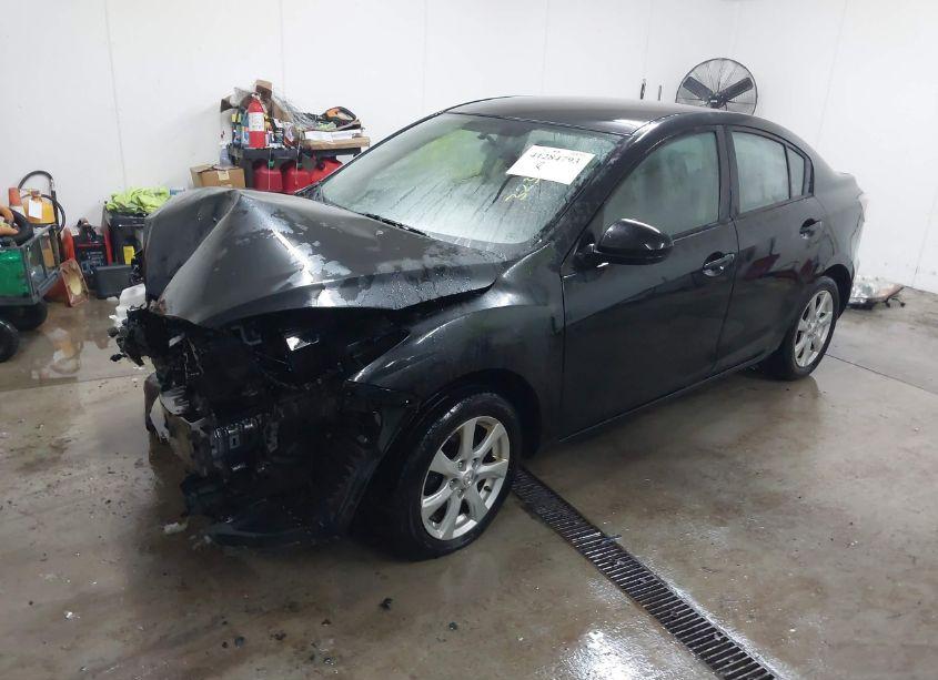 Photo 2 of 2010 Mazda Mazda3 I TOURING (VIN JM1BL1SF5A1323205)