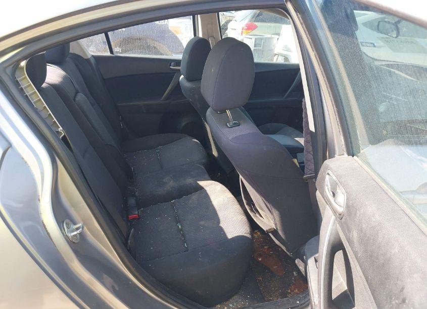 Photo 8 of 2010 Mazda Mazda3 I TOURING (VIN JM1BL1SF6A1119450)