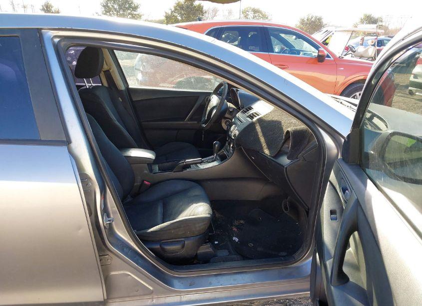 Photo 5 of 2010 Mazda Mazda3 I SPORT (VIN JM1BL1SF6A1161200)