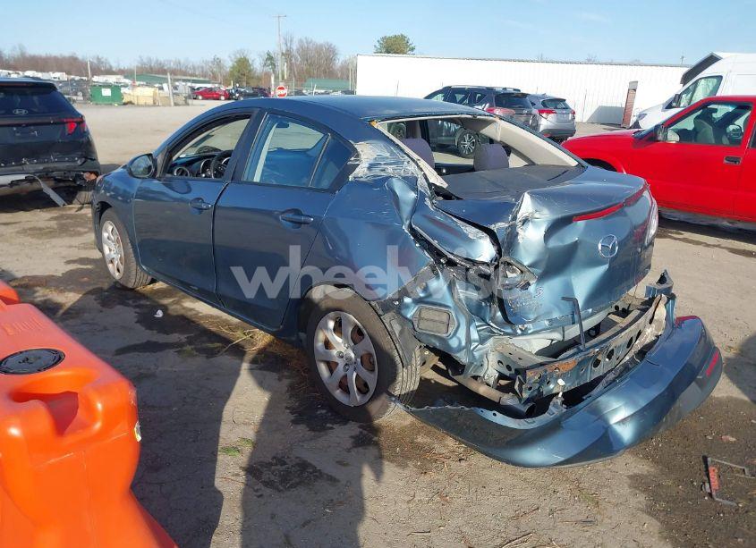 Photo 3 of 2010 Mazda Mazda3 I SPORT (VIN JM1BL1SF6A1202179)