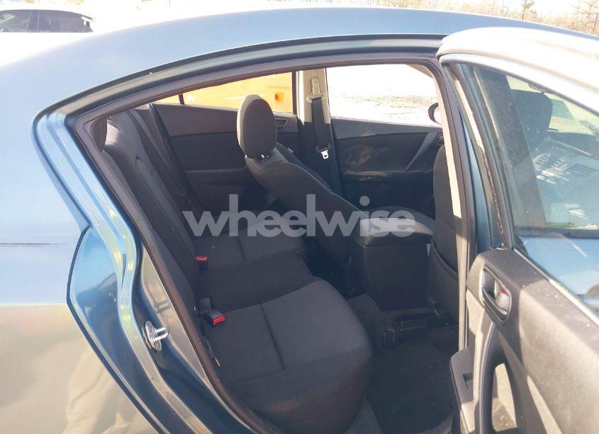 Photo 8 of 2010 Mazda Mazda3 I SPORT (VIN JM1BL1SF6A1202179)