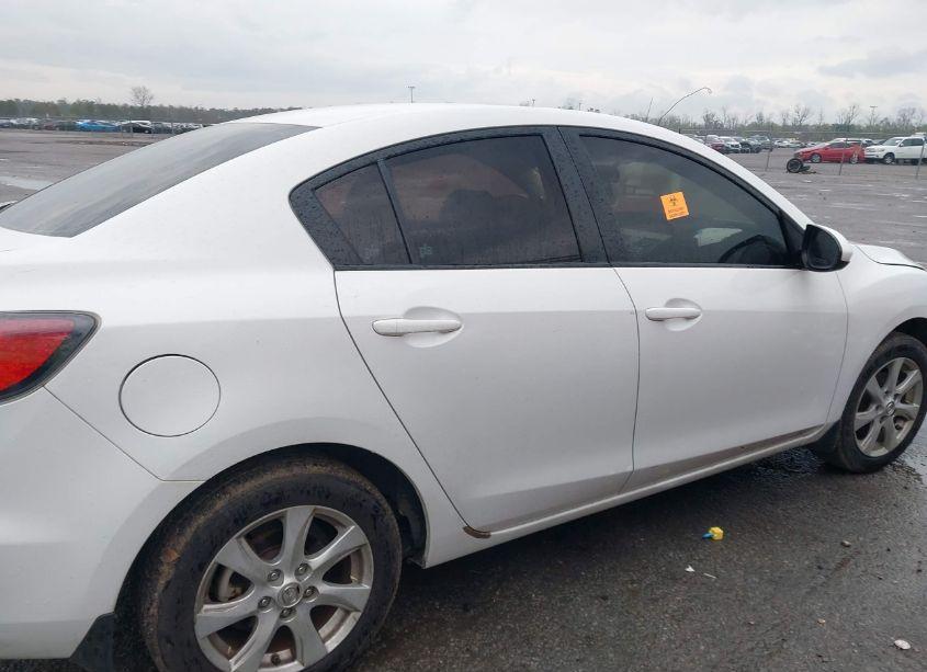 Photo 13 of 2010 Mazda Mazda3 I TOURING (VIN JM1BL1SF6A1225820)