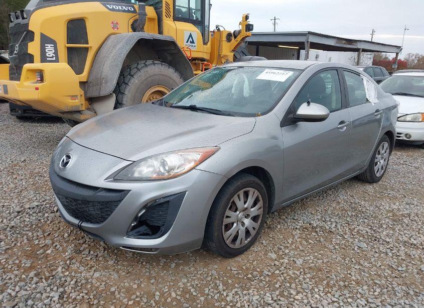 Photo 2 of 2010 Mazda Mazda3 I SPORT (VIN JM1BL1SF6A1267145)