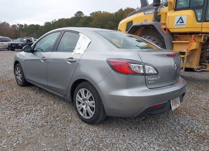 Photo 3 of 2010 Mazda Mazda3 I SPORT (VIN JM1BL1SF6A1267145)