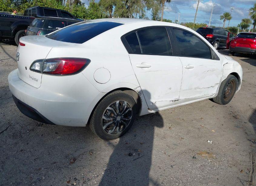 Photo 4 of 2010 Mazda Mazda3 I SPORT (VIN JM1BL1SF6A1276170)