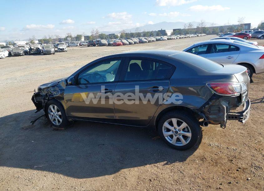 Photo 15 of 2010 Mazda Mazda3 I TOURING (VIN JM1BL1SF6A1317493)