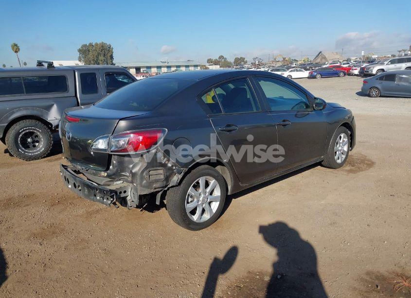 Photo 4 of 2010 Mazda Mazda3 I TOURING (VIN JM1BL1SF6A1317493)
