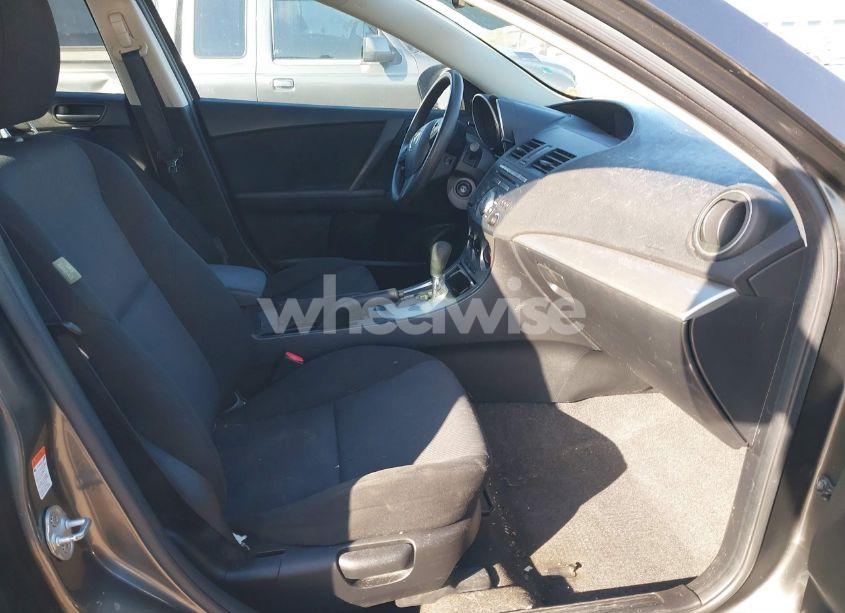 Photo 5 of 2010 Mazda Mazda3 I TOURING (VIN JM1BL1SF6A1317493)