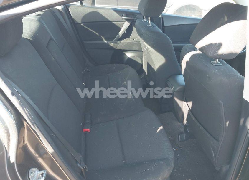 Photo 8 of 2010 Mazda Mazda3 I TOURING (VIN JM1BL1SF6A1317493)