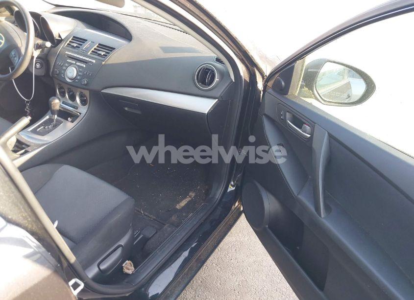 Photo 5 of 2010 Mazda Mazda3 I TOURING (VIN JM1BL1SF7A1149072)