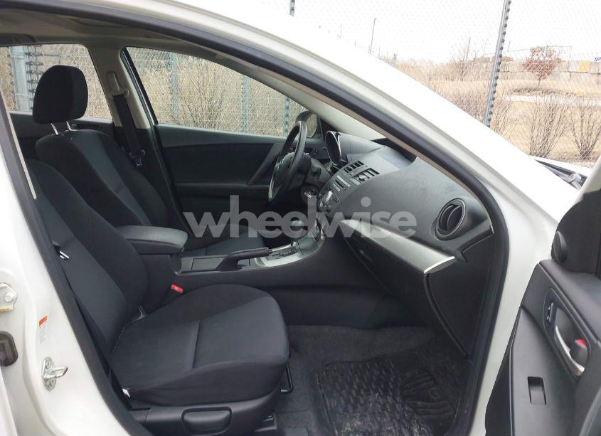 Photo 5 of 2010 Mazda Mazda3 I TOURING (VIN JM1BL1SF7A1277831)