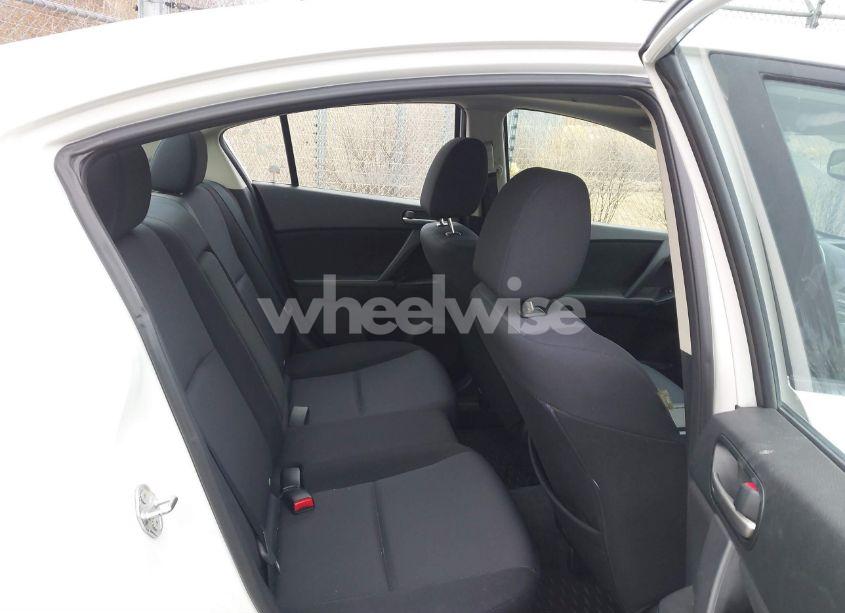 Photo 8 of 2010 Mazda Mazda3 I TOURING (VIN JM1BL1SF7A1277831)