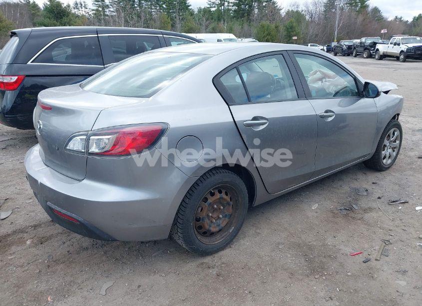 Photo 4 of 2010 Mazda Mazda3 I SPORT (VIN JM1BL1SF7A1322587)