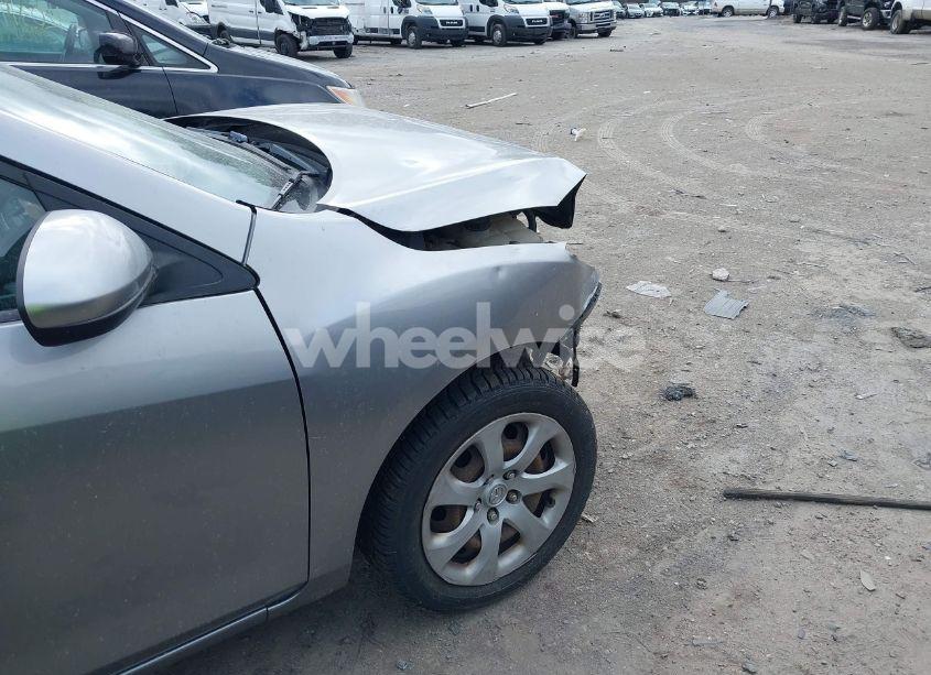 Photo 6 of 2010 Mazda Mazda3 I SPORT (VIN JM1BL1SF7A1322587)