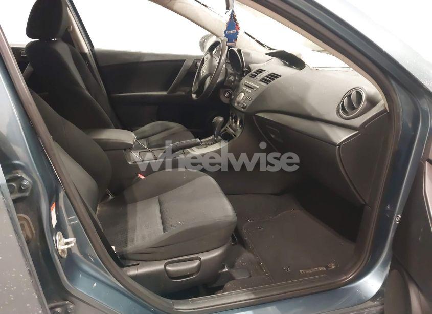 Photo 5 of 2010 Mazda Mazda3 I SPORT (VIN JM1BL1SF8A1158024)