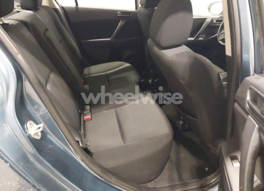 Photo 8 of 2010 Mazda Mazda3 I SPORT (VIN JM1BL1SF8A1158024)