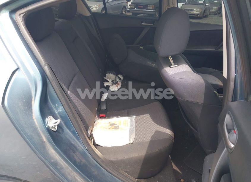 Photo 8 of 2010 Mazda Mazda3 I TOURING (VIN JM1BL1SF8A1162686)