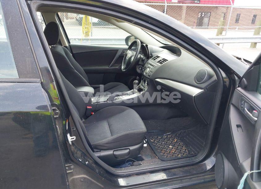 Photo 5 of 2010 Mazda Mazda3 I TOURING (VIN JM1BL1SF8A1252985)