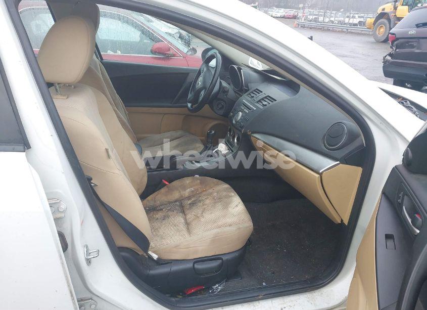 Photo 5 of 2010 Mazda Mazda3 I TOURING (VIN JM1BL1SF9A1217663)