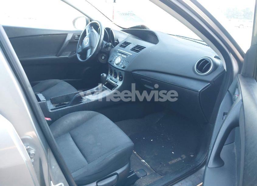 Photo 5 of 2010 Mazda Mazda3 I SPORT (VIN JM1BL1SF9A1219140)