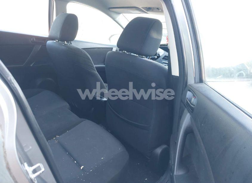 Photo 8 of 2010 Mazda Mazda3 I SPORT (VIN JM1BL1SF9A1219140)